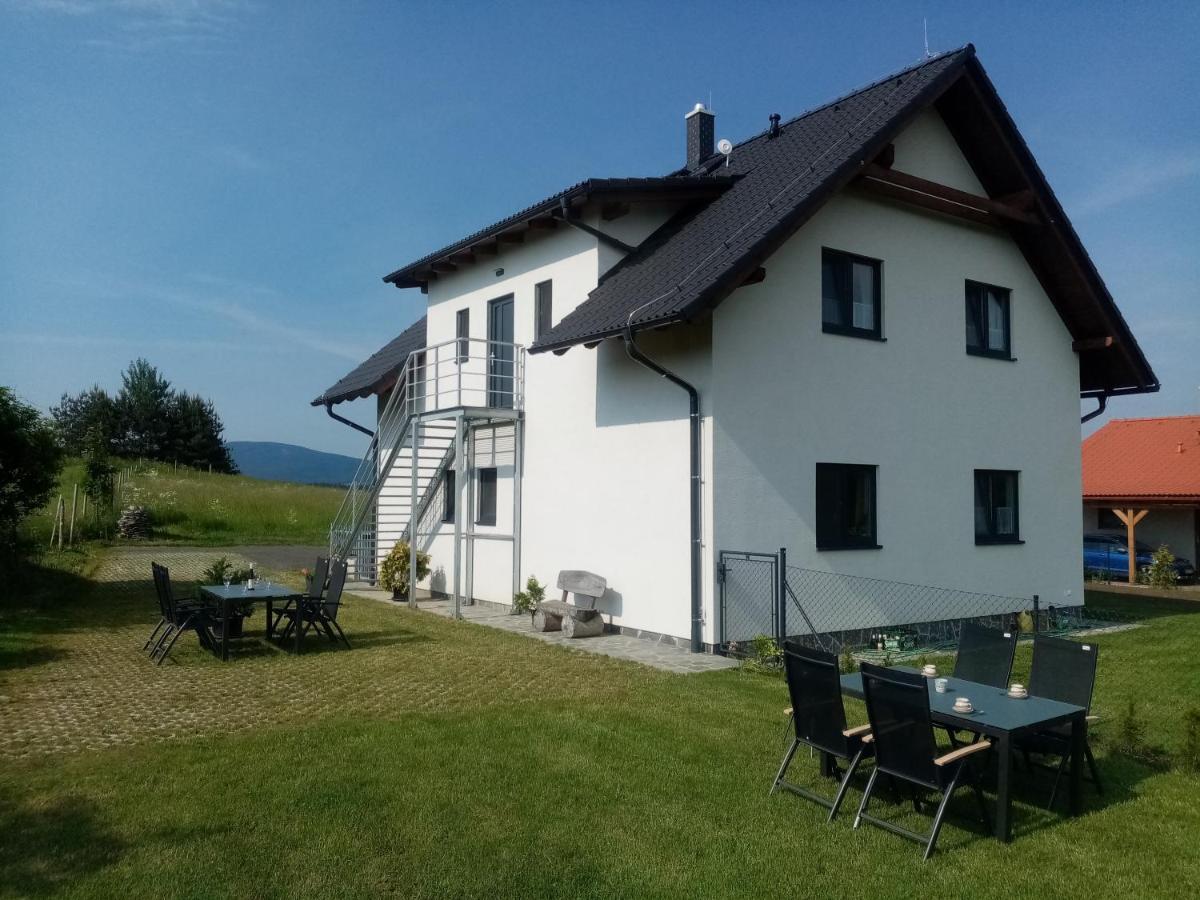 Apartmany Kohoutek A Slepicka V Novohradskych Horach Nové Hrady Екстериор снимка