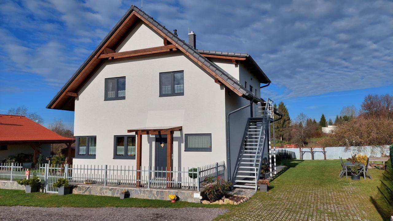 Apartmany Kohoutek A Slepicka V Novohradskych Horach Nové Hrady Екстериор снимка