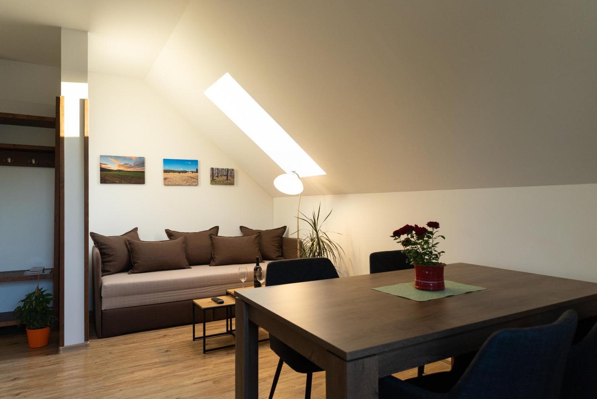 Apartmany Kohoutek A Slepicka V Novohradskych Horach Nové Hrady Екстериор снимка